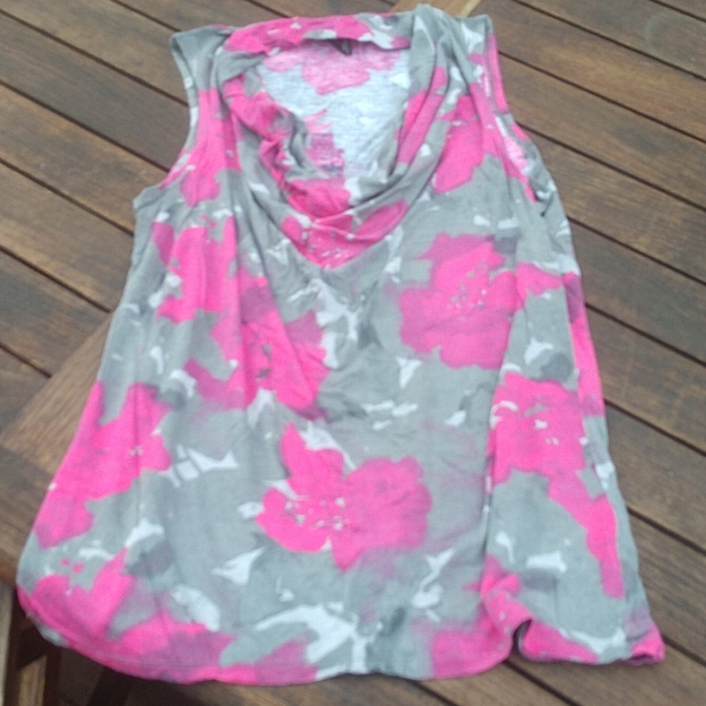 Mossimo Pink & gray flowered top. XS EUC